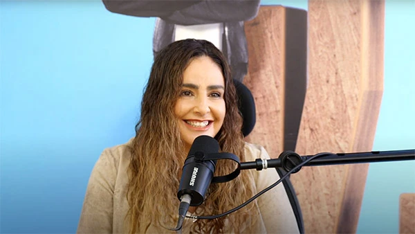 אפרת ג'מו באולפן ציפור פיננסית